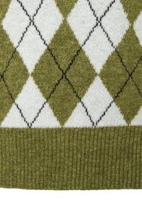 Grün-weißes Strickgewebe im Argyle-Muster mit schwarzen Diamantkonturen; hat einen strukturierten gerippten grünen Saum am unteren Rand.