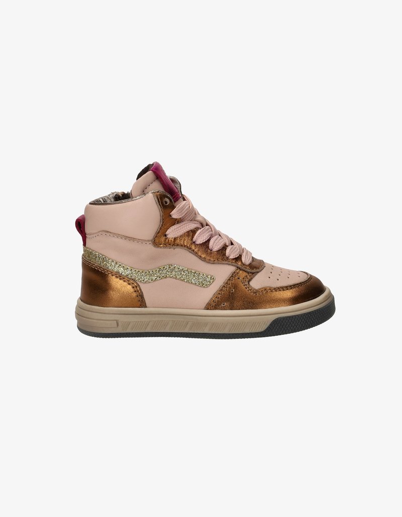 Hoge sneakers van roze en metallic brons leer, met glinsterende accenten, roze veters en een gestructureerde zwarte rubberen zool.