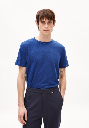 JAAMEL STRUCTURE - Basic T-shirt - dynamo blue night sky