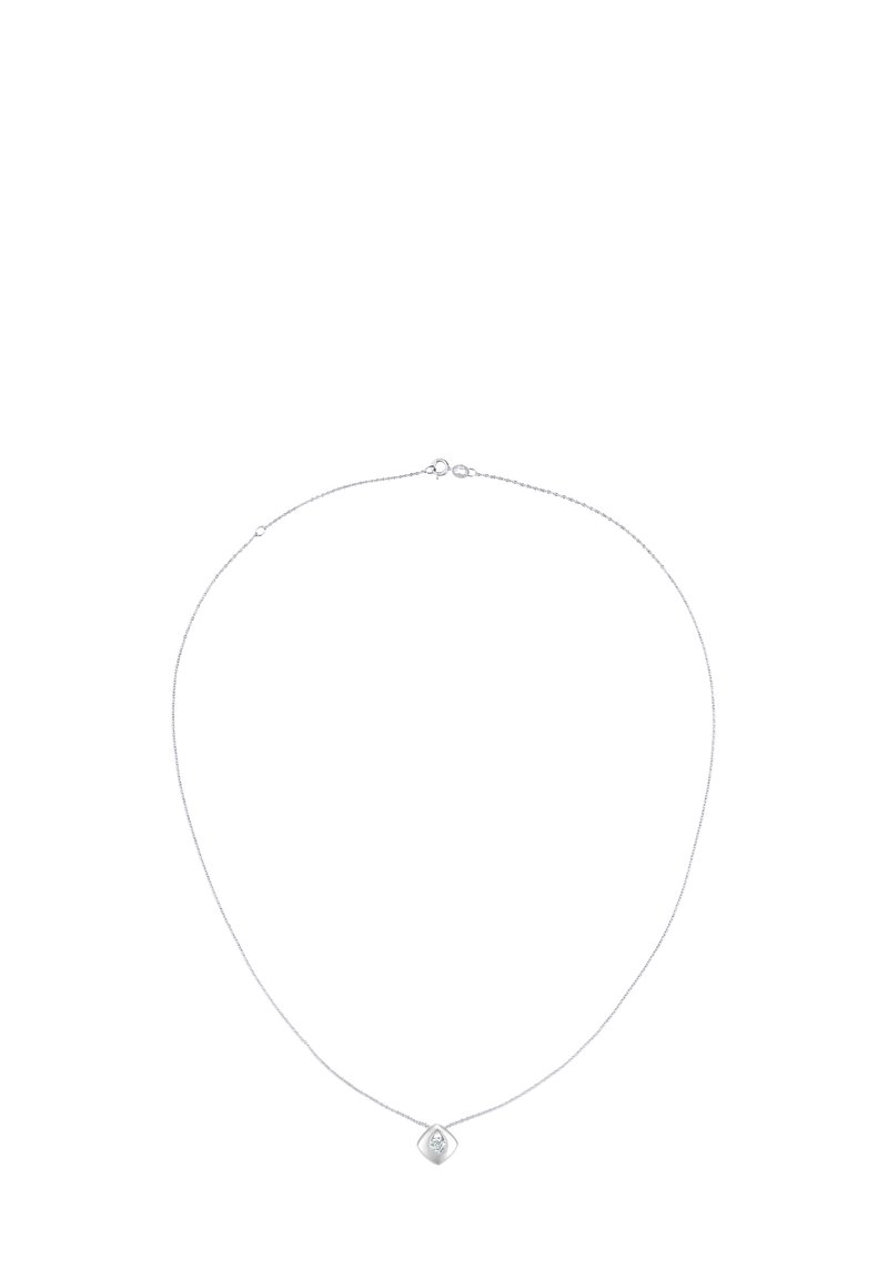 Sølv halskæde med en tynd kæde og et diamantformet vedhæng med en rund sten i midten. Elegant og minimalistisk design.