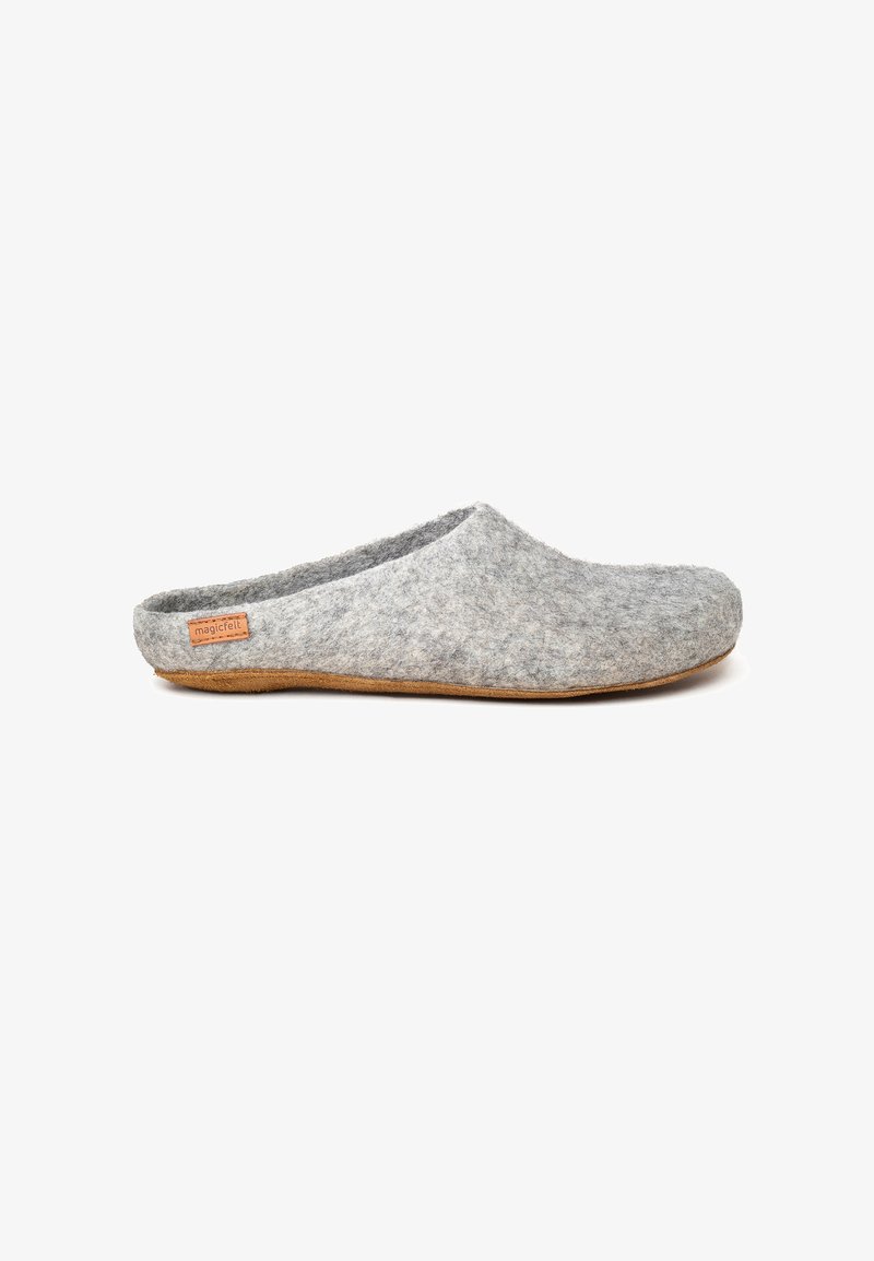 Gray felt slipper with a curved design, soft texture, and tan leather sole. Features a small tag labeled "magicfelt." No back support.