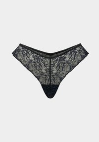 Navy kanten string met bloemmotief, met een effen donkerblauwe katoenpan aan de voorkant en delicate zwarte afwerking langs de randen.