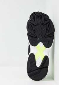 adidas Originals YUNG-1 czarny