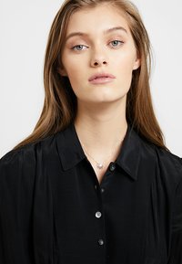 Swarovski SUNSHINE PENDANT - Necklace - white