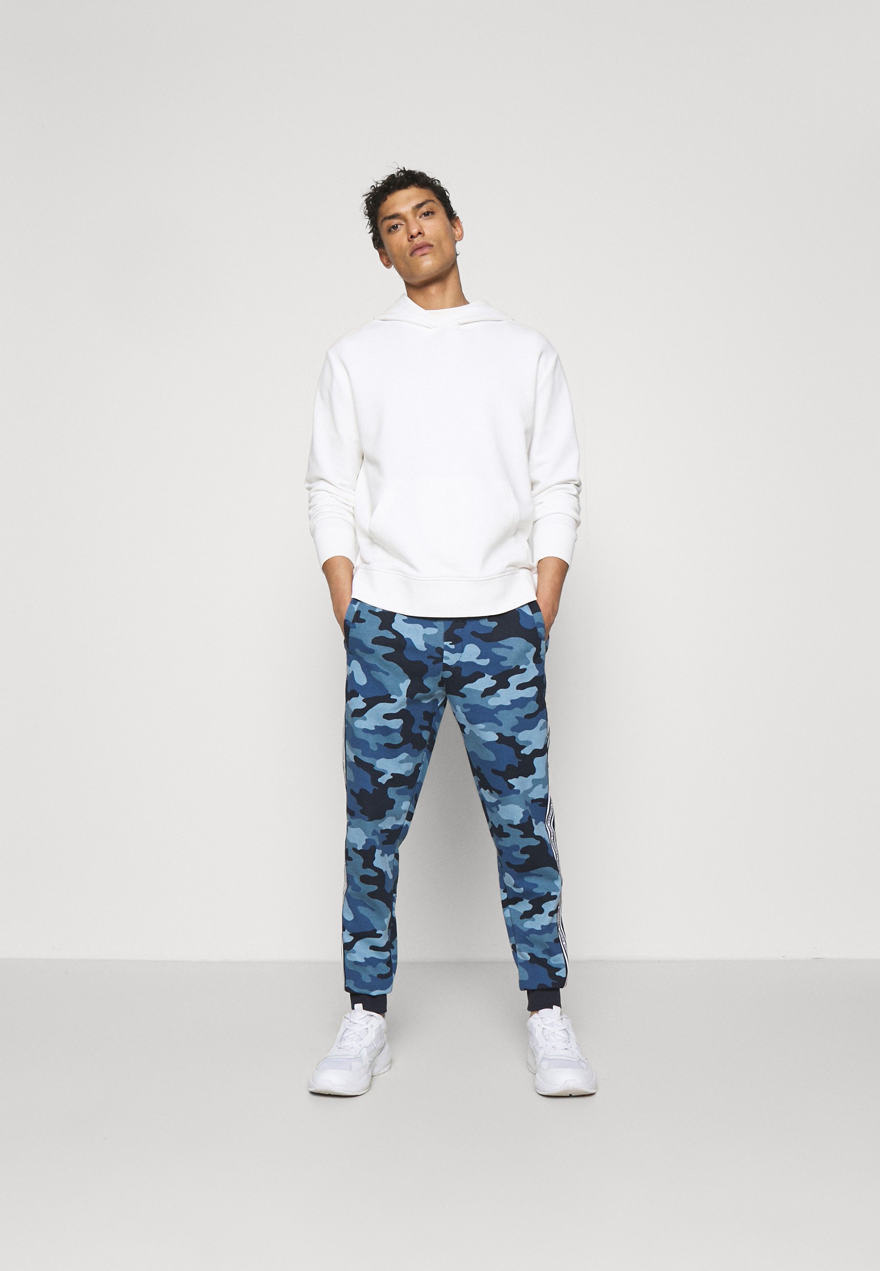 Michael Kors BLOCKED LOGO JOGGER CAMO 
