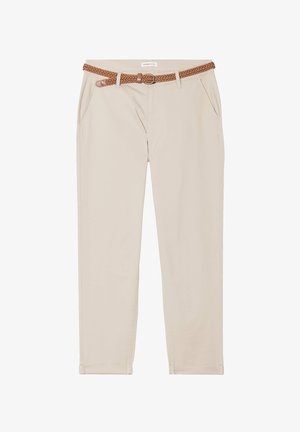 Beige, gerade geschnittene Hose aus Baumwolle mit einem strukturierten, geflochtenen braunen Ledergürtel. Verfügt über zwei seitliche Taschen und eine saubere Verarbeitung.