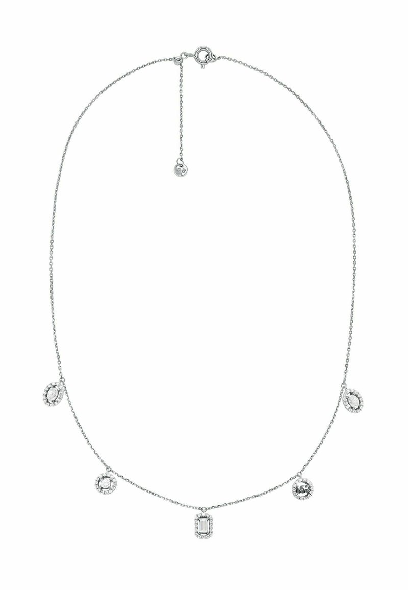 Zilveren ketting met vijf decoratieve hangers, waaronder ronde en rechthoekige vormen, met duidelijke edelsteenaccenten.