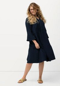 Ulla Popken TIERED BELL SLEEVE  - Vardagsklänning - dark blue