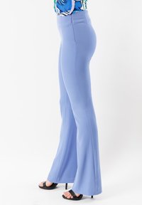 MESANGE Pantaloni - lilla