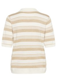 T-shirt en tricot beige et blanc à rayures, avec des manches courtes et un col rond, présentant une texture douce et une coupe décontractée.