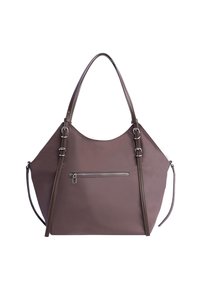 Bolso tote de cuero marrón con parte superior redondeada, con herrajes plateados, un bolsillo frontal con cremallera y correas ajustables para el hombro.