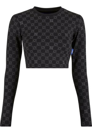 Schwarzes Langarm-Crop-Top mit einem geometrischen Muster in verschiedenen Schwarztönen, einem runden Halsausschnitt und einem kleinen blauen Logotag an der Seite.