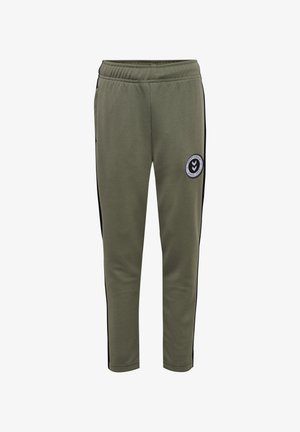 Olivgrüne Sweatpants mit schwarzen Seitestreifen und einem runden Logo-Patch auf dem linken Oberschenkel. Elastischer Bund für zusätzlichen Komfort.
