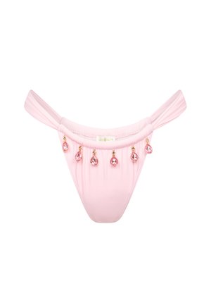 Roze bikini onderstuk met een gladde textuur, voorzien van zes druppelvormige roze juwelen aan de tailleband. Eenvoudig, minimalistisch ontwerp.