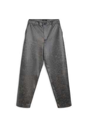 Graue Kunstlederhose mit lockerer Passform, mit Knopfverschluss, zwei Vorderaschen und subtilen strukturierten Details.