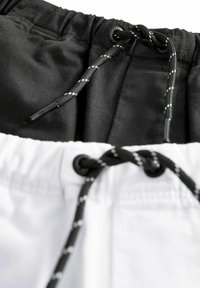 Next 2 PACK PULL-ON SHORTS - Shorts - black/white