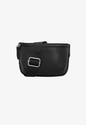 Ceinture-sac en cuir noir avec une fermeture éclair supérieure et une sangle en tissu noir réglable équipée d'une boucle carrée argentée.