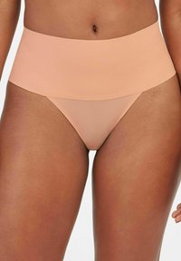 Spanx SPANXSUPERSMOOTH™ UNDIE-TECTABLE® THONG - String - canyon rose