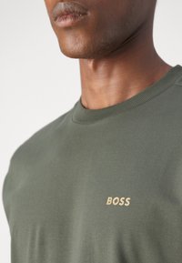 BOSS T-shirts basic - open green