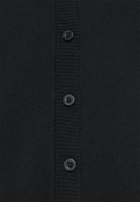 Schwarzer Cardigan mit geripptem Muster entlang der Knopfleiste und sechs passenden Knöpfen in der Mitte. Weicher, gestrickter Stoff.