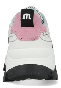 Maruti Trainers - white