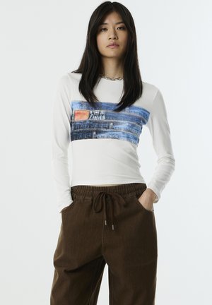 GRAPHIC PRINTED SLIM FIT  - Langarmshirt - ecru