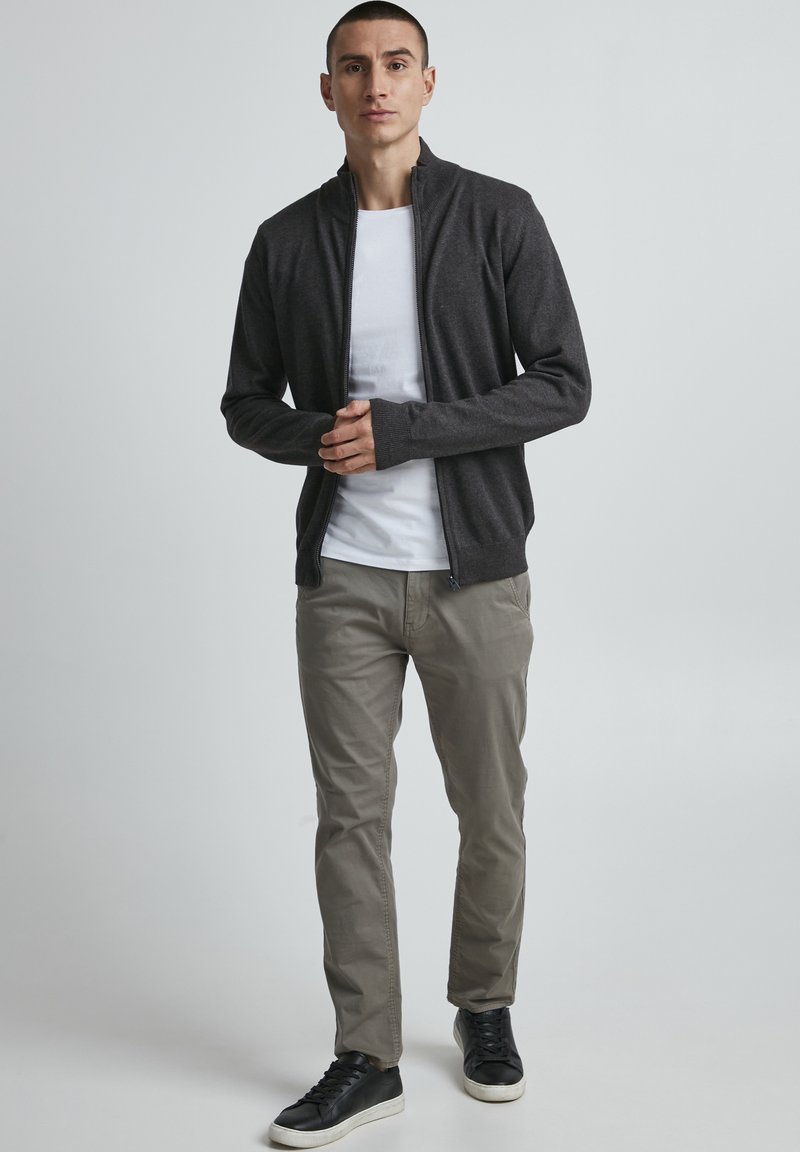 Herren Strickjacken | 11 Project PRMELKER Strickjacke charcoal mix/grau - ZZ80726 Herren Strickjacken | 11 Project PRMELKER Strickjacke charcoal mix/grau - ZZ80726