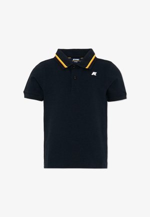 Czarna koszulka polo z krótkim rękawem, z dwoma guzikami, żółto-pomarańczowym prążkowanym kołnierzykiem i małym białym logo na lewej piersi.