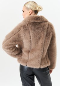 GINI LONDON Winter jacket - stone