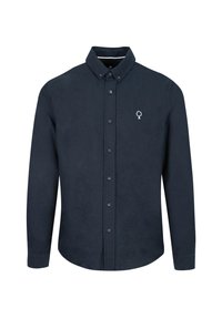 Camisa de manga larga azul marino hecha de tejido suave, con collar tipo botonadura, botones en el frente y un pequeño logo bordado en el pecho.