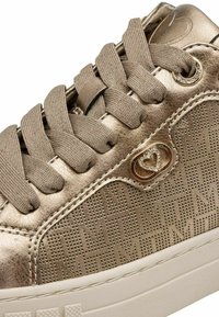 Marco Tozzi Baskets basses - dark gold comb
