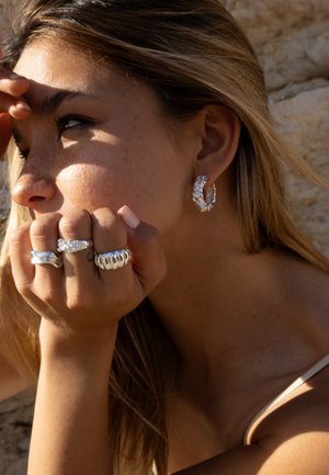 WintherStudio, CAVE - Boucles d'oreilles - silver-coloured plated