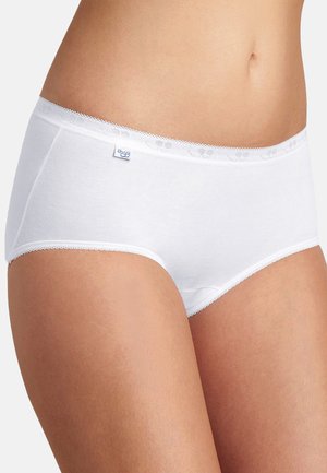 Witte katoenen hipsteronderbroek met een kanten tailleband, voorzien van een klein merkje. Soepele textuur en naadloos ontwerp voor comfort.