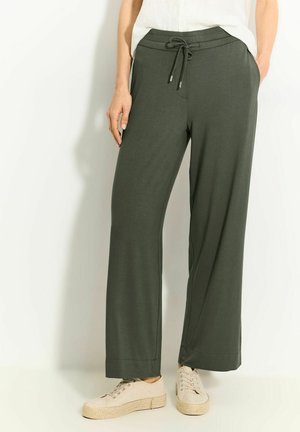 - Spodnie treningowe