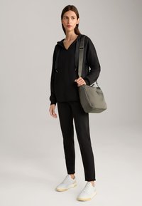 JOOP! Felpa con cappuccio - schwarz