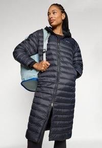 Patagonia RECYCLED SWEATER PARKA - Dūnu mētelis - black