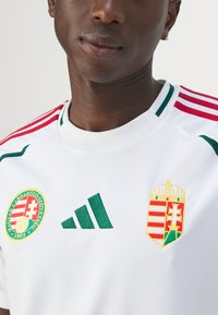 adidas Performance ADIDAS PERFORMANCE HUNGARY 24 HOME JERSEY - Nationalmannschaft - white