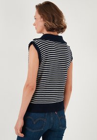 LELA REGULAR FIT - Polosärk - dblue cream