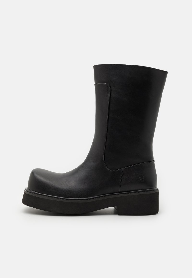 Koi Footwear THE GENERAL OVERSIZED BOOTS Csizmák black/fekete Zalando.hu