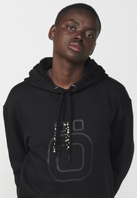 Koroshi Mikina s kapucňou - black
