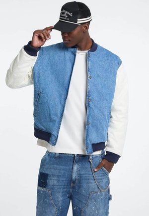 - Kurtka Bomber