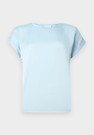 Ανοιχτό μπλε μπλούζα με κοντά μανίκια, μανσέτες και στρογγυλή λαιμόκοψη, εμφανίζεται σε απλό λευκό φόντο.