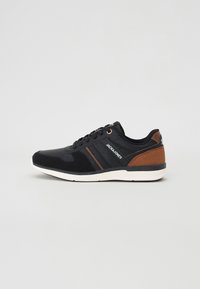 Unselected, black/cognac