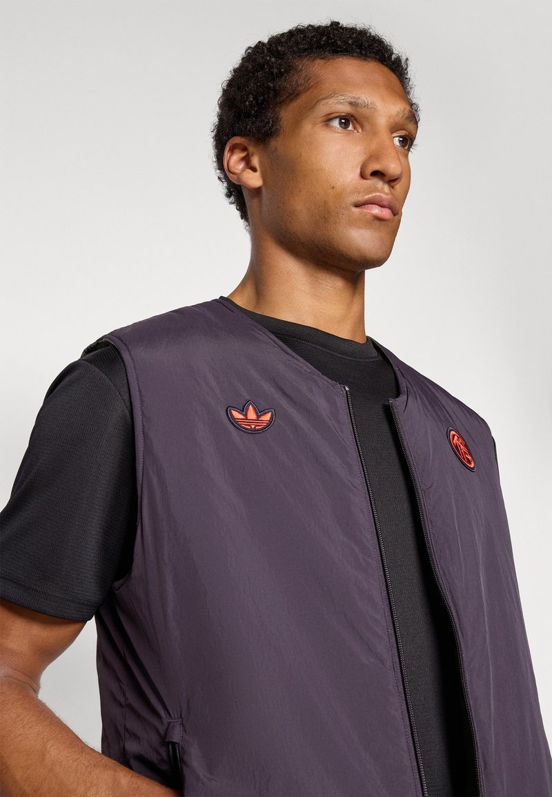 adidas Originals FC BAYERN MUNICH ICON VEST - Waistcoat - aurora black/base  green/black - Zalando.ie