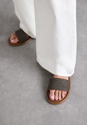 DANA SLIDE - Pantoletai - brown