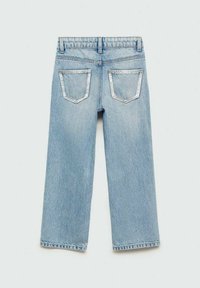 Helles blaues, gerades Denim-Jeans von hinten gezeigt, mit zwei hinteren Taschen und Gürtelschlaufen.