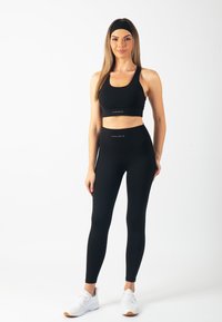 Carlheim Formujúca podprsenka - black