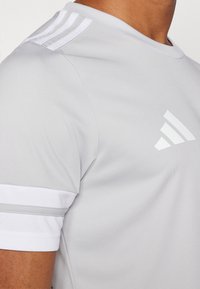 Thumbnail Image 6