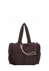 Borsa imbottita marrone scuro con due manici, dettaglio con coulisse rosa e un piccolo ciondolo metallico rotondo attaccato a una catena.