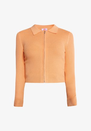 Ribaga, lühike kardigan pehme oranžiga, millel on krae ja eest luku, sisaldab pikki varrukaid ja sileda kudumise tekstuuri.